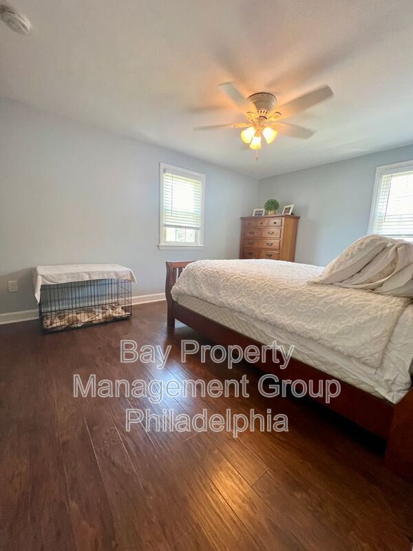 Building Photo - 4818 Woodland Ave