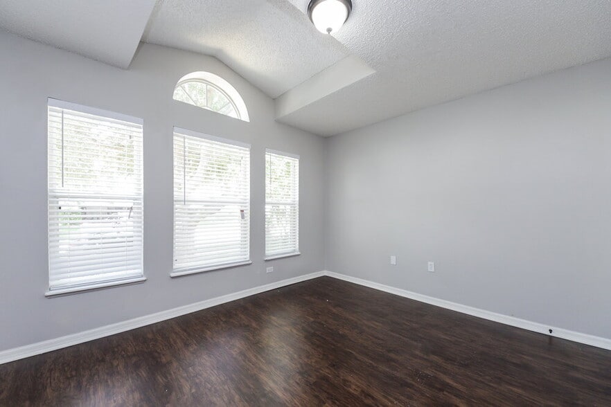Building Photo - 936 Welch Hill Cir