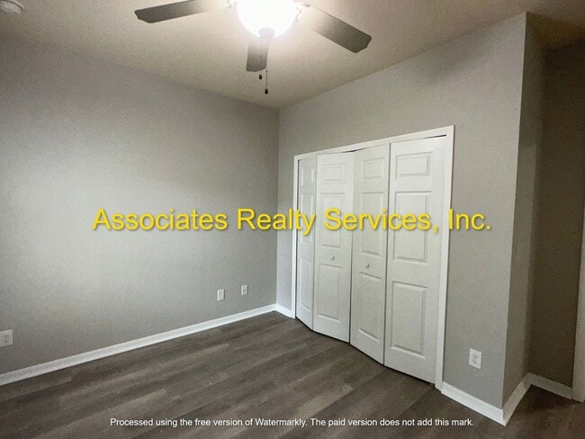 Building Photo - Sublease!   Lovely End Unit in Villas of West End LOOK!