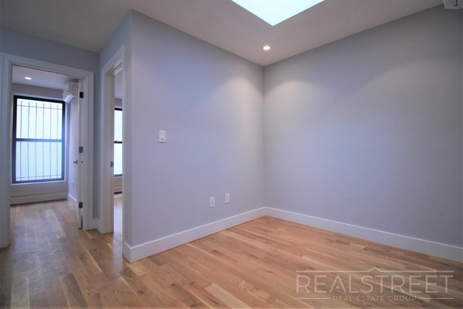 Building Photo - Brand NEW 2 Bed in Bed Stuy