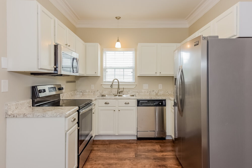 Building Photo - 145 Summerlake Pl