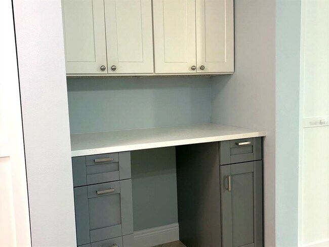 Building Photo - 7540 Bay Island Dr S