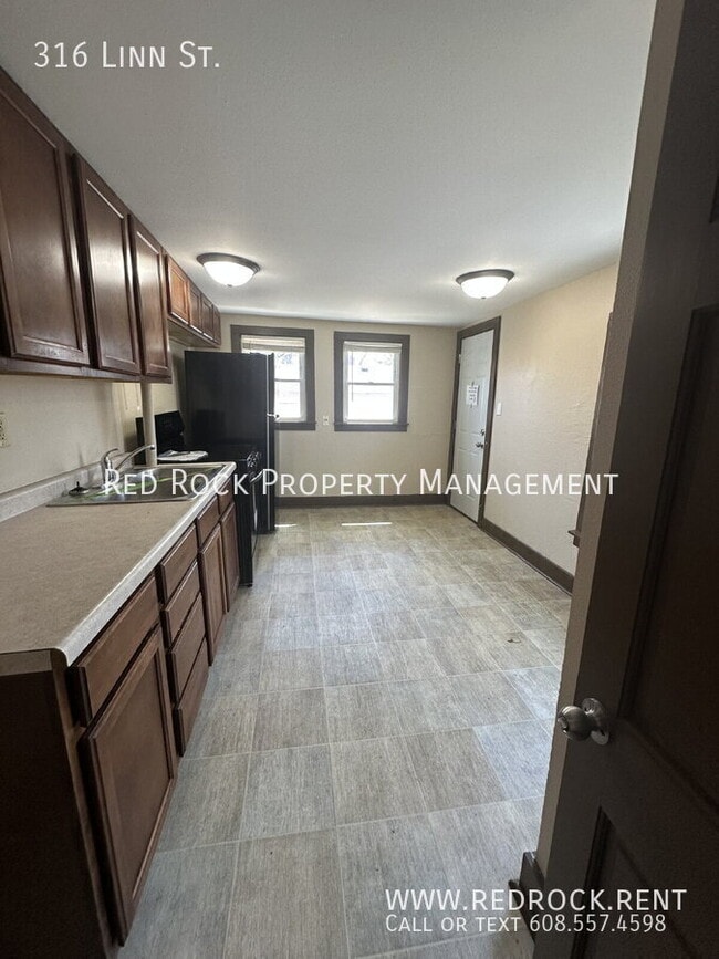 Building Photo - 316 Linn St