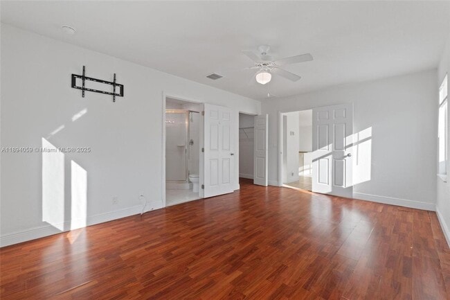 Building Photo - 6035 SW 40th Ct