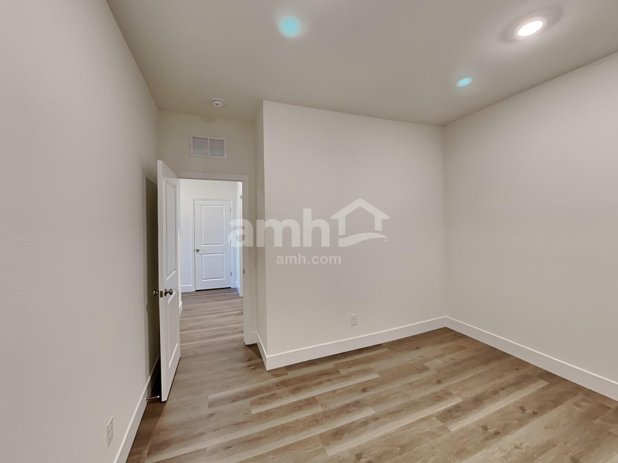 Building Photo - 10180 Mountain Crest St