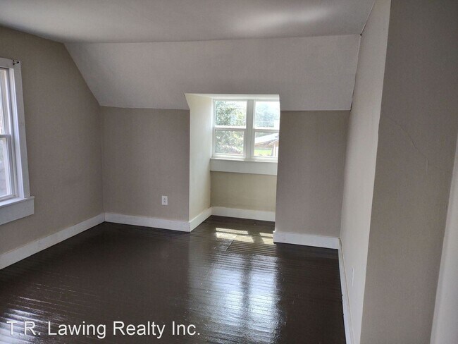 Building Photo - 2 br, 1.5 bath House - 234 Chestnut Street