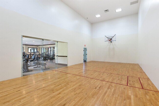 Building Photo - 3019 Alcazar Pl