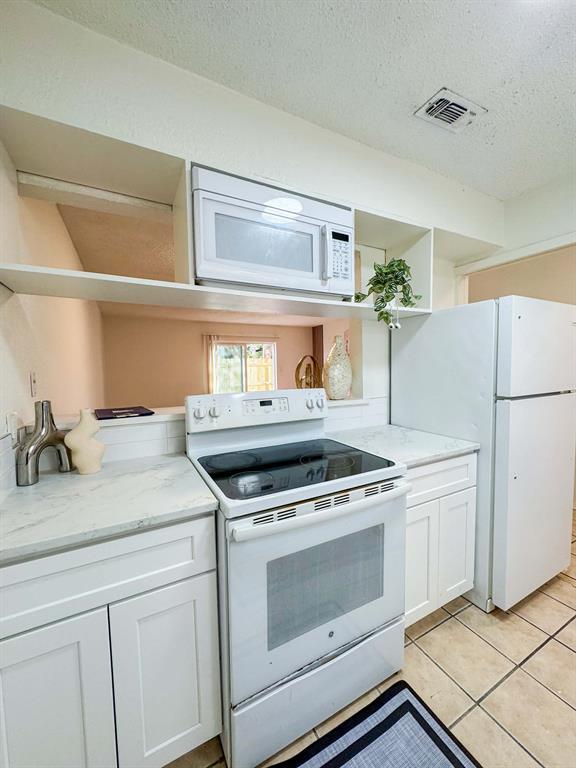 Building Photo - 5810 Sweeney Cir