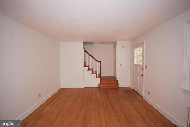 Building Photo - 9105 Wire Ave
