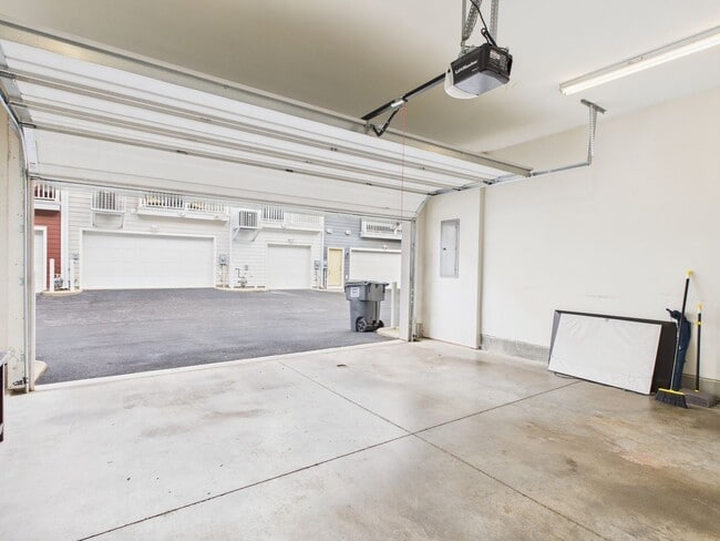 Building Photo - 5404 Coopers Walk Ln