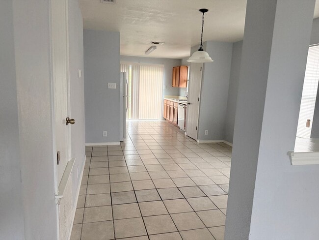 Building Photo - 10607 Shaenview
