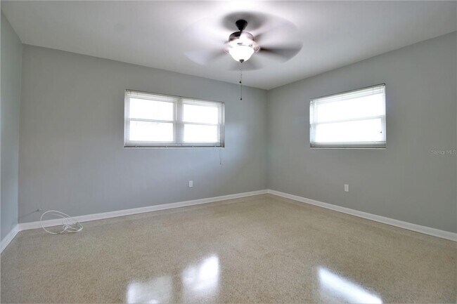 Building Photo - 1001 Brookside Dr