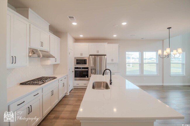 Building Photo - 1860 Villena Dr