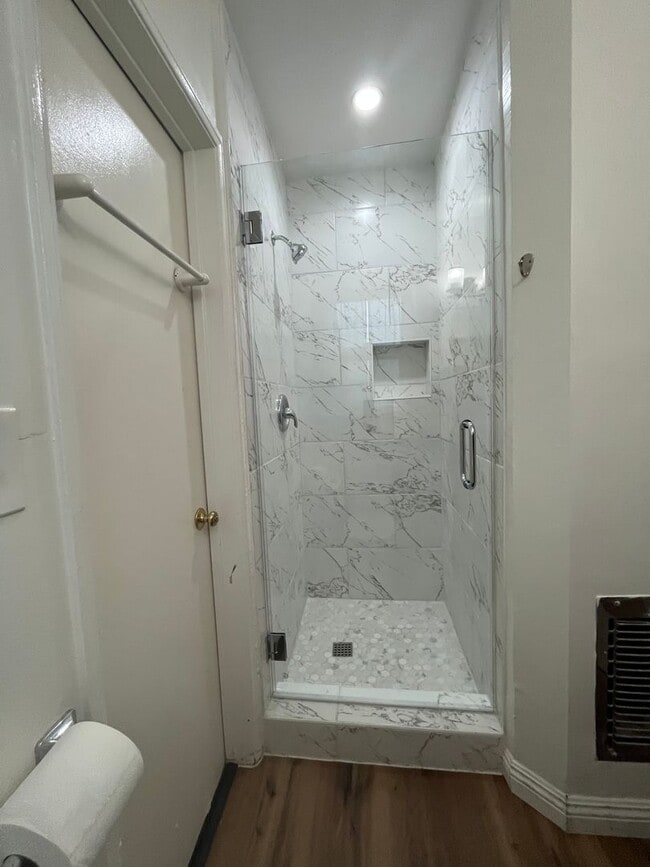 Building Photo - 13215