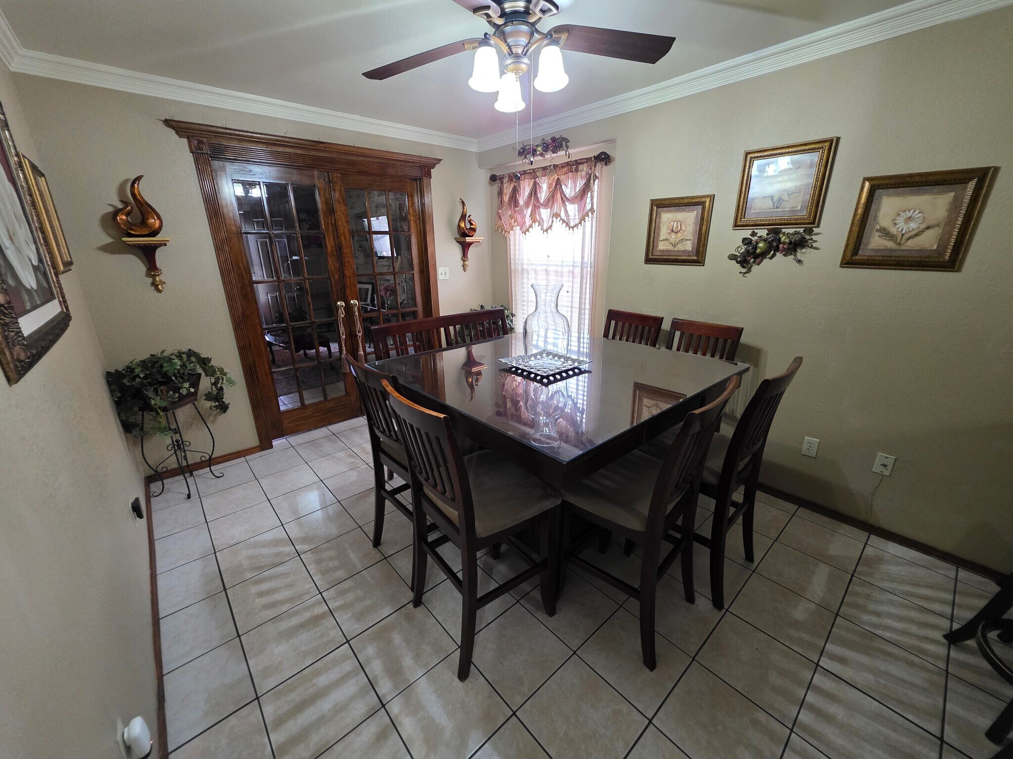 Dinning Set - 209 La Silla Dr