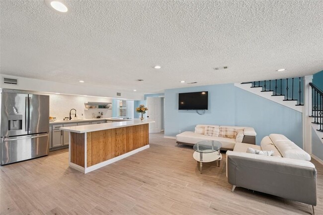 Building Photo - 77 Bayou Vista Dr