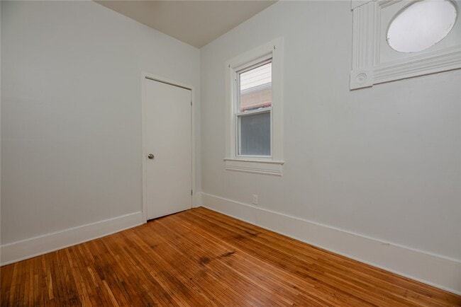 Building Photo - 144 Adams St