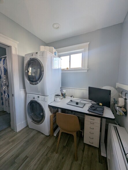 Building Photo - 65 Reservoir St