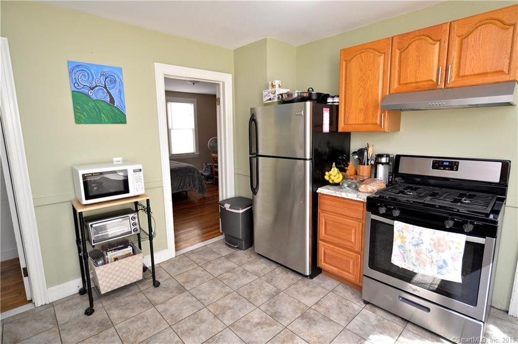 Building Photo - 85 Kneen St