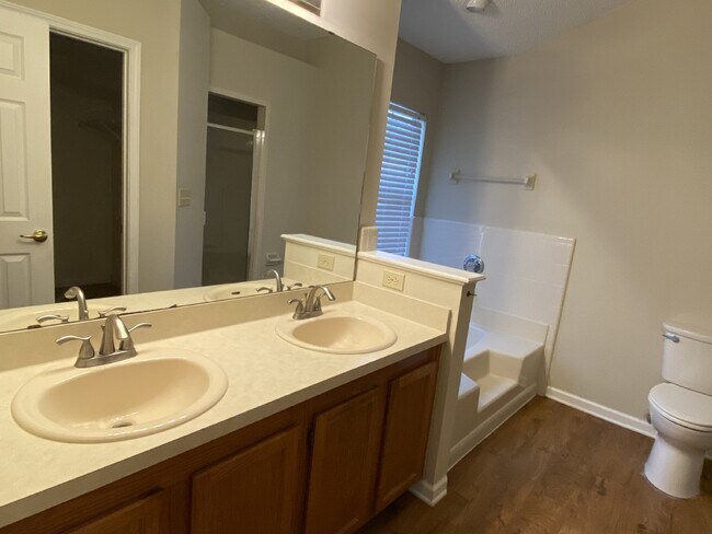 Building Photo - COMING SOON – 3 Bedroom, 2 Bathroom Single...