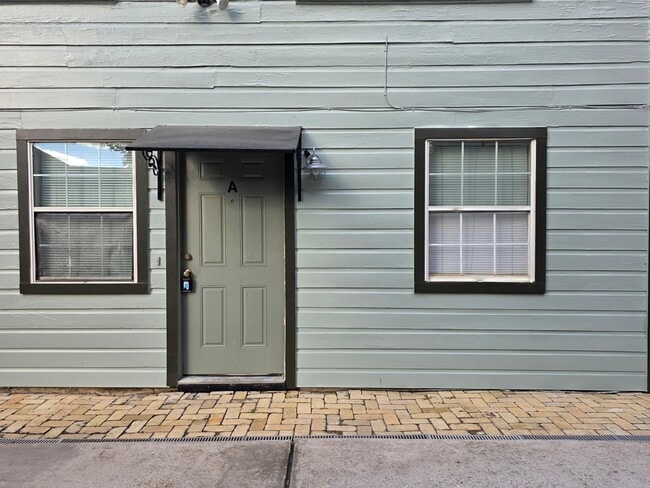 Building Photo - 207 Bryan St