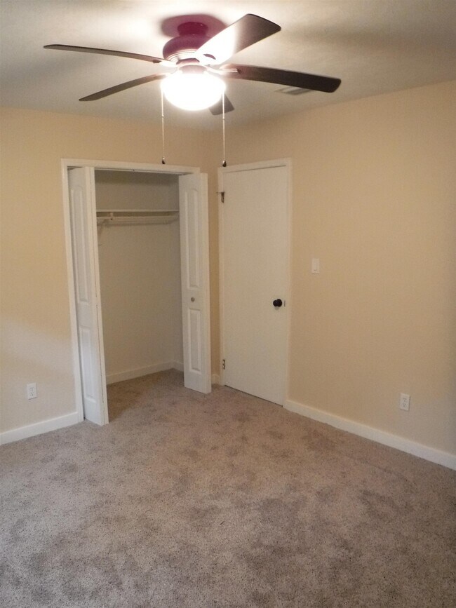 Building Photo - 2308 Sylvan Ct