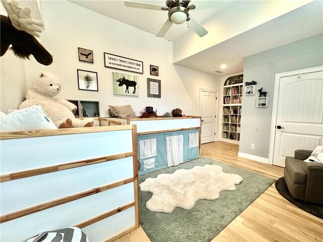 Building Photo - 3232 Brookview Rd