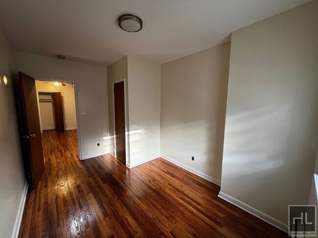 Building Photo - AMUNDSON AVENUE