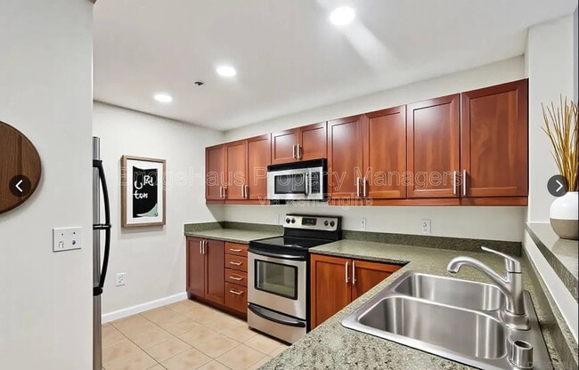 Building Photo - 206 Park Blvd