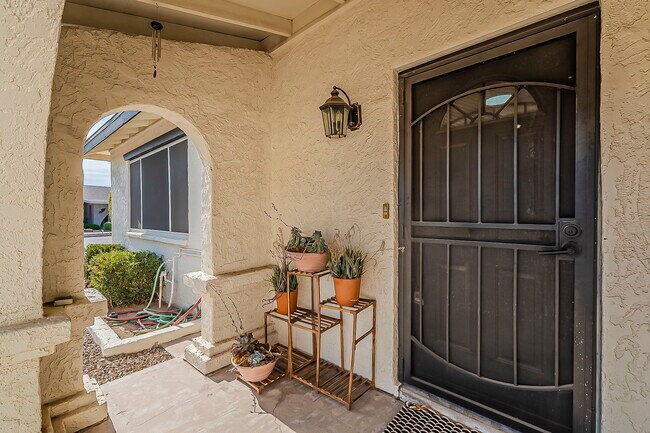 Building Photo - 2163 S Las Flores