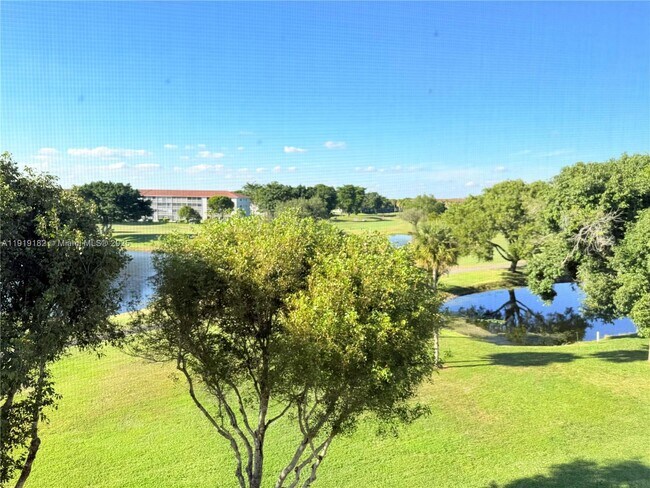 Building Photo - 850 SW 133rd Terrace