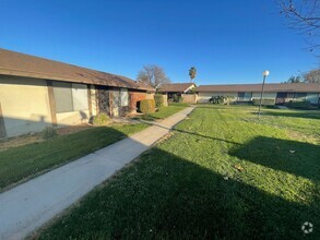 Building Photo - Ranch Style Attached Home