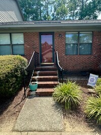 Building Photo - 151 Villa Dr