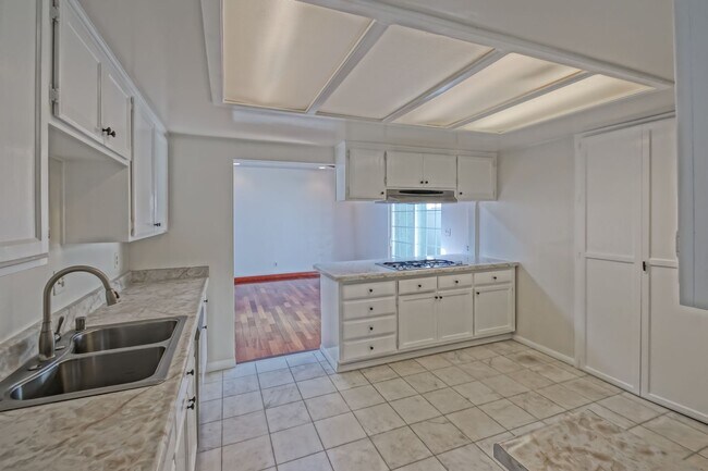 Building Photo - 1x 3906-3908