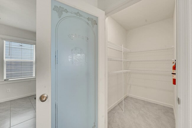 Building Photo - 10692 SW Vasari Way