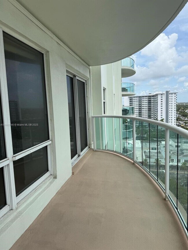 Building Photo - 3410 Galt Ocean Dr
