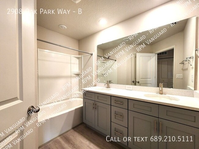 Building Photo - 2908 Oak Park Way