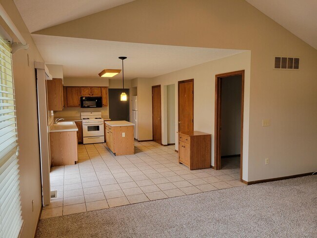Building Photo - 2843 Minuteman Ct
