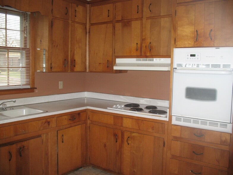 Building Photo - 2513 Ashwood Ave