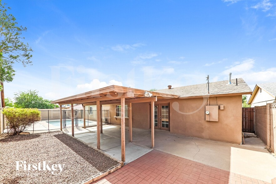 Building Photo - 3550 E Thunderbird Rd