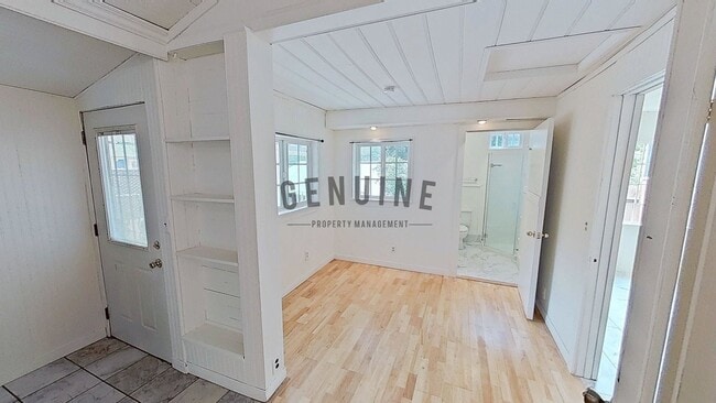 Building Photo - Adorable 2Bd 2Ba Home in Silverado Canyon