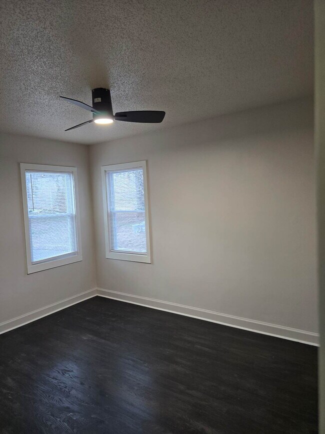 Building Photo - Fountain City | Renovated Units | Washer/D...