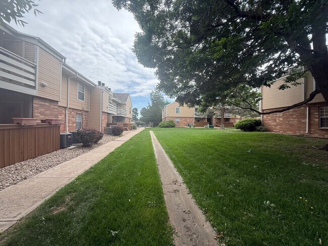 Building Photo - 2BR/2BA | Newly Renovated Condo| Nice views of grassy area | Community Pool!
