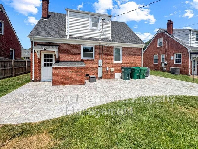 Building Photo - 2127 New Berne Rd