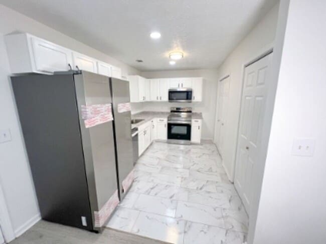Building Photo - 7155 Pineneedle Dr SW