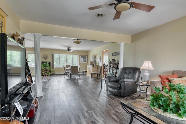 Building Photo - 251 Westbrook Dr