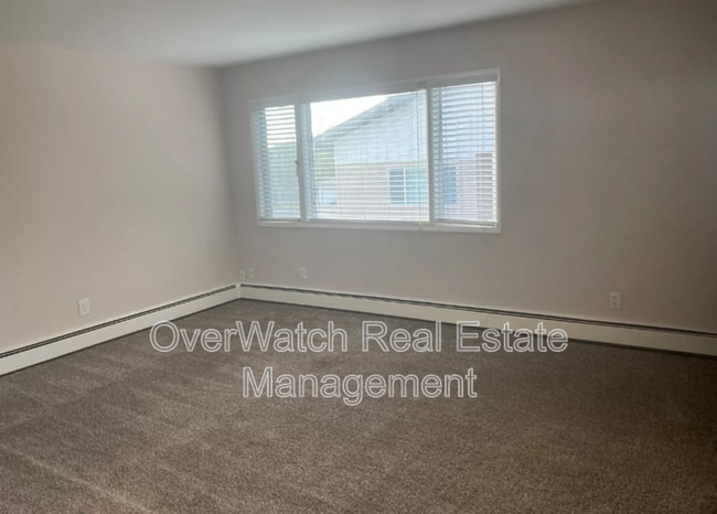 Building Photo - 6329 E 32nd Ave