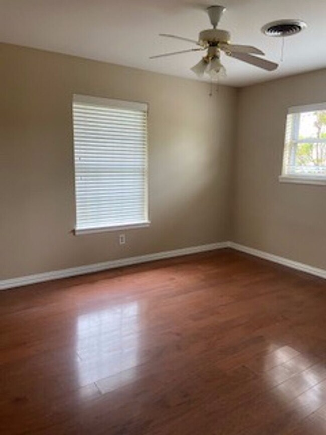 Building Photo - 2250 Greenbriar Drive