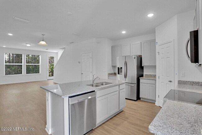 Building Photo - 90 Ridge Lake Rd