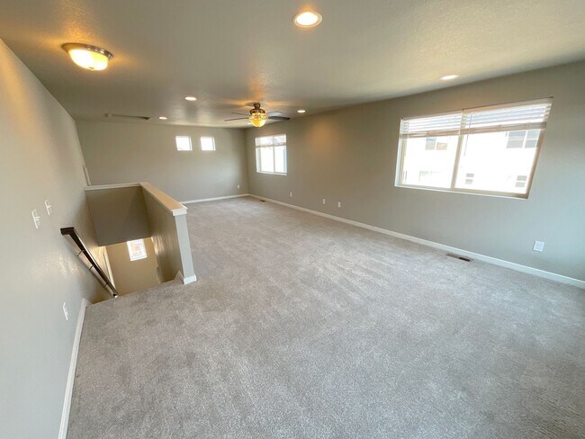 Building Photo - 3 Bedrooom Home Available Near Dublin Blvd...